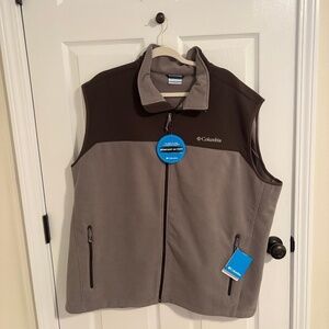 Columbia Men's Fleece & Water-Resistant Vest- XXL